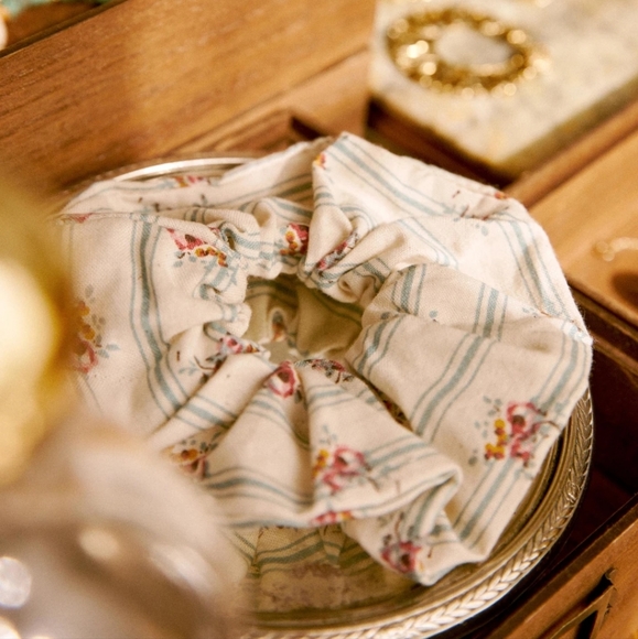 Nwt! Sezane trio of scrunchies - Picture 2 of 9